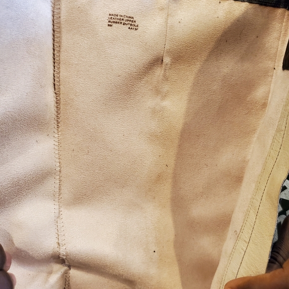 Boots - Picture 9 of 10